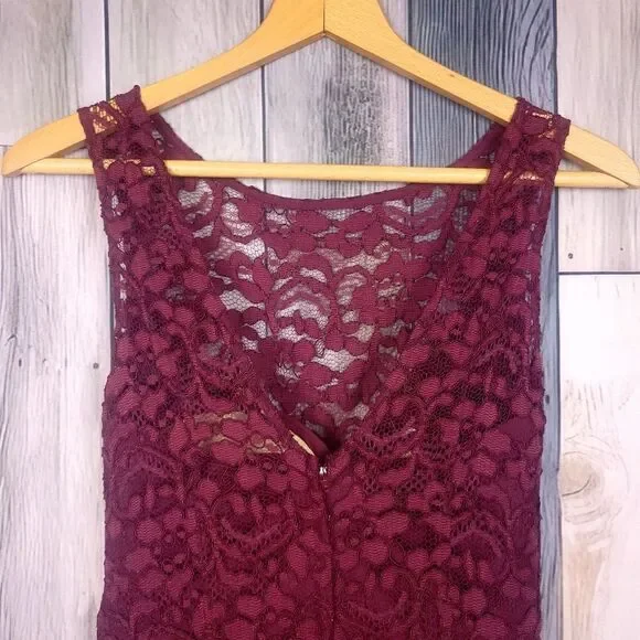 David's Bridal Burgundy Sleeveless Lace A-line Dress Bridesmaids Prom size 2 - Picture 10 of 10